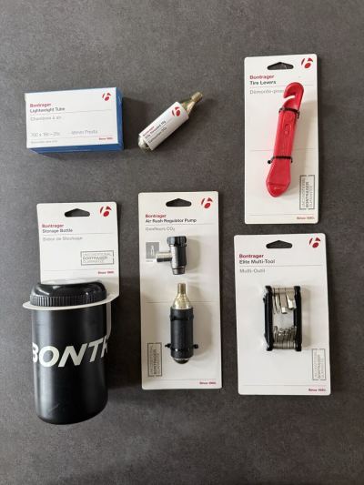 ボントレガー エマージェンシーセット トレック ロードバイク 工具 ボトルケージ ボトルストレージ サイクリング パンク 未使用品 空気入れ