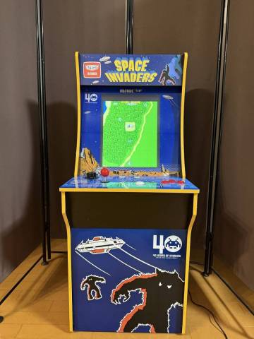 アップライト筐体17インチ液晶　60in1仕様　パドルコントローラー付き