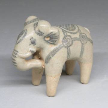 「都内コレクター所蔵品」ベトナム（越南）時代古陶　安南染付象 置物　安南焼　東南アジア古陶器　lot:11714