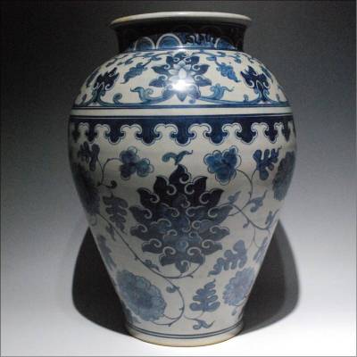 東南アジア ベトナム古陶磁 19世紀 安南 呉須 青花 染付 花唐草文 花瓶 壷 33.5cm