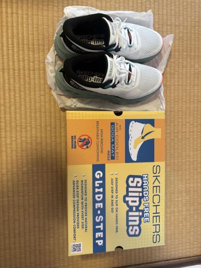 スケッチャーズ最新スリップオン、サイズ27.5cm