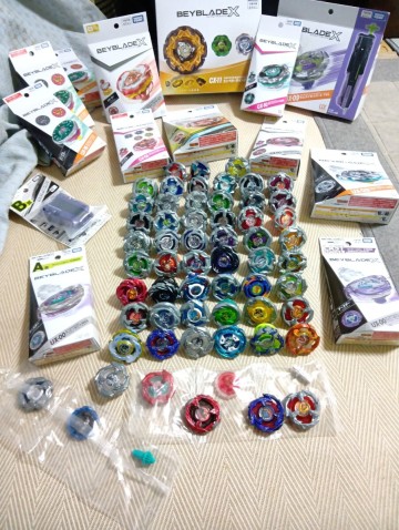 ③　ベイブレードx　コバルトドレイク　ワルキューレボルト　エアロペガサス　ホバーワイバーン　　フェニックスウィング　ネイビー