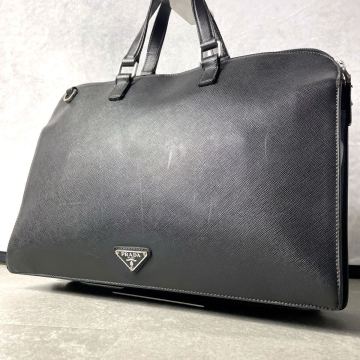 美品/正規品● PRADA プラダ ビジネスバッグ 三角ロゴ　サフィアーノレザー 黒 A4可 メンズ ビジネスバッグ ブリーフケース ブラック 黒