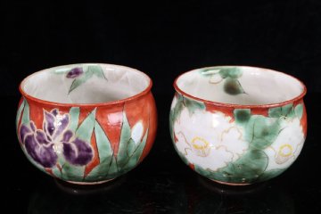 【珍品堂】1円から V92-V5 京焼 清水焼 湯呑 2客 染錦 色絵 細密細工 茶碗 高7.5㎝ 茶器 抹茶碗 茶道具 陶芸 時代物 骨董品 古美術