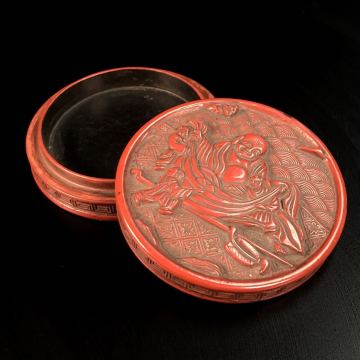 壷々● 中国古玩 布袋彫刻 堆朱香合 8cm 66g 箱付 唐物 骨董 [I131]しの
