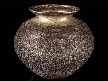 【流】シャムスターリング 銀製 彫金花瓶 重量1283g UC958