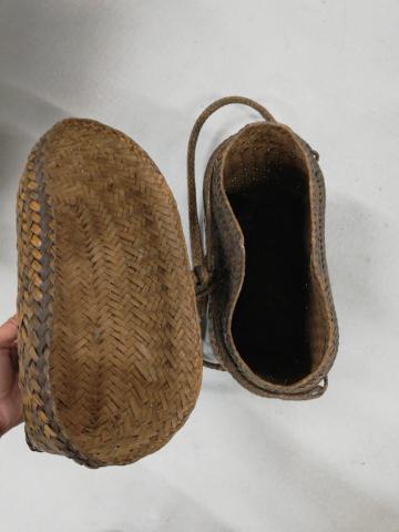 竹工芸 古竹編 古民具 アンティーク 竹籠 かごリュック 籠鞄 かごバッグ 山葡萄 魚籠 高さ41.5cm 1GHQC2