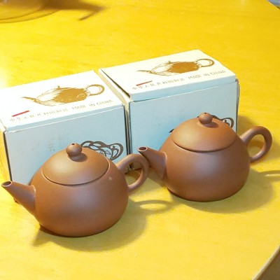 煎茶道具 中国宜興 宝珠型　朱泥急須 一対 唐物 紫砂　早期壺　元箱入り　未使用　1970年代