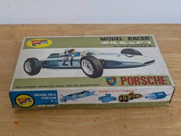 （29）.旧ニチモ1/24 スロットカーキット ポルシェF1 組済み 箱取説 とフェラーリF1組済み のセット