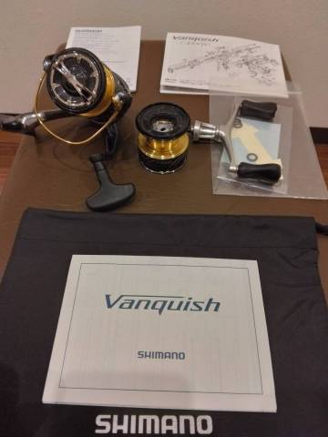 オマケ付き！16ヴァンキッシュC3000XG-A　3000番替えスプール1個・純正新品ケース・その他付属品付き　オマケ（ダブルハンドル1個)