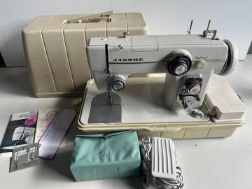 ⑤t318◆JANOME ジャノメ◆ジャノメミシン ダイヤルスーパー70 ミシン 680型 ハンドクラフト 手芸 手工芸 裁縫 昭和 レトロ 通電確認済み