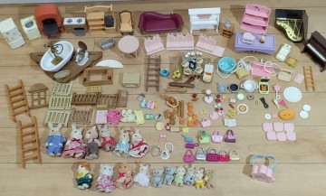 シルバニアファミリーシリーズ年代色々ミニグッズ家具キッチン料理器具食べ物人形装飾など大量まとめジャンク