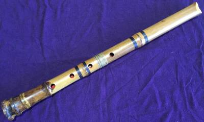 尺八　引地容山銘1尺8寸管　都山流唄口金線入　中継ぎ藤巻銀3線