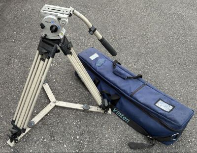 Vinten Vision 10LF 放送用途・業務用映像機器向け　パン／チルト式流体雲台付き三脚　パン・ティルトヘッド、三脚、バックセット