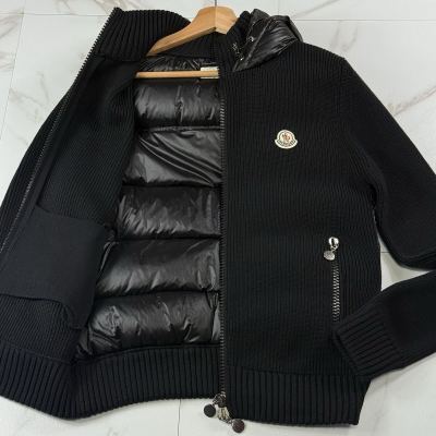 ほぼ未使用●MONCLER モンクレール ダウンジャケット ニット セーター 切替 ブルゾン ロゴワッペン ストレッチ メンズ 黒 ブラック系