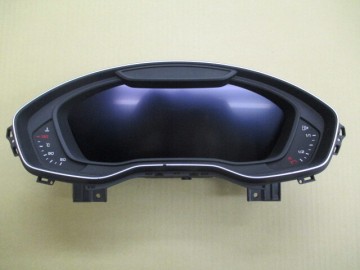 ■AUDI　Q5 2.0L　TSFI　Sライン　2018年　ディスプレイメーター　モニターメーター　純正　管理番号01206■