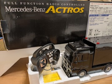 未使用　ACTROS メルセデス ラジコン おもちゃ ベンツ　トレーラー　トラック　トランポ　