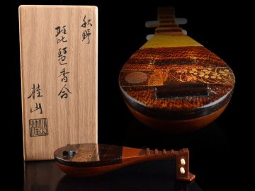 【雲】某名家委託品 平野五郎(桂山) 蒔絵 琵琶形 香合 共箱 古美術品(茶道具 香道具 漆器)Y7335 CTDkmjh