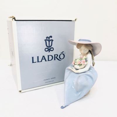 1円 美品 LLADRO リヤドロ 陶器人形 フィギュリン 花の香りにつつまれて 5862 箱付 少女 花 インテリア 置物