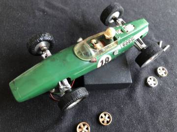 日模　1/24 BRM F-1 ダイキャストシャーシ　(中古品)完成品