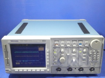 Tektronix TDS784D OSCILLOSCOPE 1GHz、4GS/s