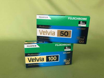 フジフィルム リバーサル ブロー二ー１２０ ベルビア ５０＆ベルビア１００ ５本入り ２箱 期限切れ