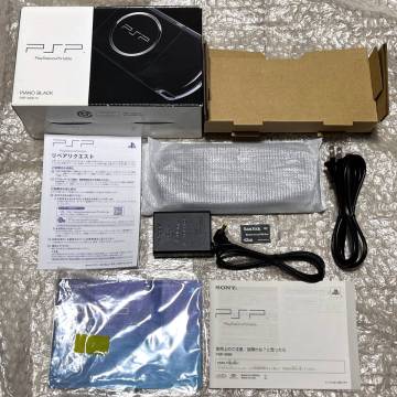 〈良品・画面無傷・動作確認済・最終型〉PSP-3000 本体 ピアノブラック ＋メモリースティック 2GB PlayStation Portable 薄型