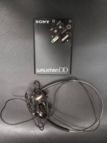 SONY WALKMAN WM-DD ポータブルカセットプレーヤー ヘッドホン　MDR-W5　使用可能