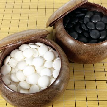 本榧 囲碁 脚付碁盤 厚み約17.2cm 碁石 蛤石 約8.9mm 180個 那智黒石 約9.1mm 181個 alp岩1109長