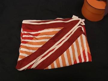 1円 ■美品■ HERMES エルメス トライアングル ジェアン シルク100% 太陽柄 スカーフ ストール ショール レディース レッド系 FU4134