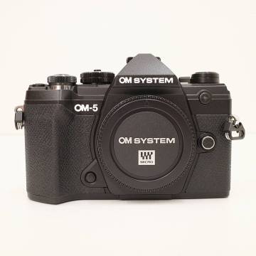 【美品】OLYMPUS オリンパス OM-5 ボディ ミラーレス 一眼レフ カメラ 黒 ブラック 別売り 純正アイテム 他 多数あり