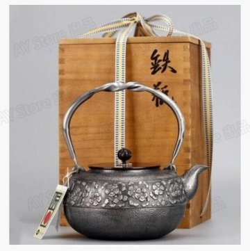 ★新品★南部鉄器 砂鉄製 鉄瓶 大容量鉄壺 コーティングなし 手作り鉄 やかんを沸かす お茶の道具 1500ML bhw0022