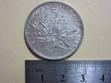 ３，フランス　５FRANCS銀貨　１９６４年　１２，０１ｇ
