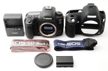 ■ ほぼ新品 ■ Canon EOS 5D Mark IV ボディ 《S数 7049回》　Y2120N6-398