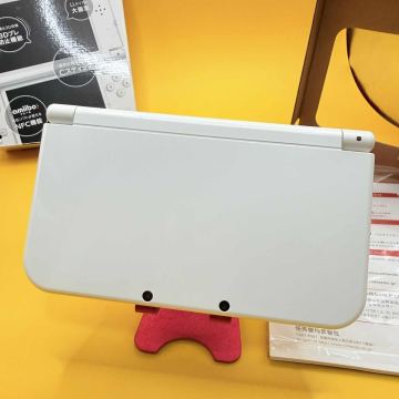 New ニンテンドー 3DS LL パールホワイト　上下液晶IPS 