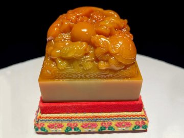 【安】清時代 寿山田黄石彫 四神獣鈕素章 印材 共箱 極細工 古置物 古擺件 中国古美術 時代物 258