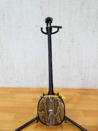 【ジャンク!沖縄民族楽器 三線★和楽器/沖縄三味線/ケース無し/蛇皮/破損あり＠120】