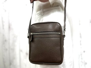 極美品 LOUIS VUITTON ルイヴィトン タイガ ディミトリ グリズリ ショルダーバッグ バッグ M32468 レザー 茶 メンズ 91710