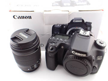 Canon（キャノン） EOS70Dボディ（シャッター回数46,226回）、EF-S18-55mmレンズ　完動品