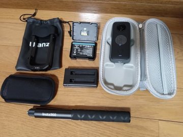 Insta360 X2 中古美品 純正バッテリー2個＋SDカードその他おまけ