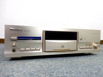 PIONEER ◆ パイオニア　ターンテーブル方式CDプレーヤー　　PD-HL5　　動作確認済み ◆ 新開発DAC24採用　Hi-bit技術搭載