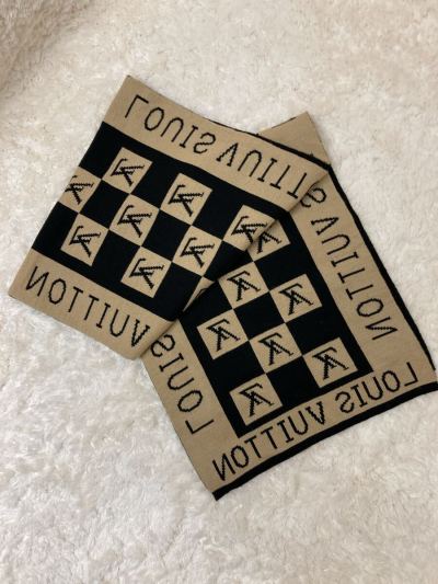 美品 ルイ. ヴィトン　チェック柄マフラー　モノグラム.フラワー　ロゴデザイン