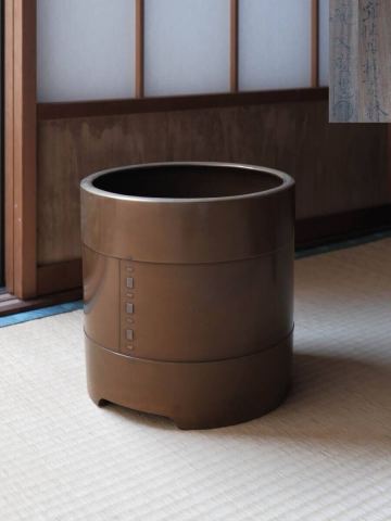 【青枠】竜文堂　唐銅宣德具　銀綴目象嵌入　桶式火鉢　茶道具　金属工芸　箱付　古道具　時代物　美術品2066