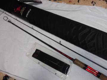 シマノ 18 ワールドシャウラ 2701FF-2　良品　淡水数回使用