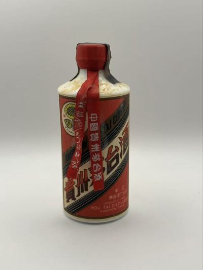 中国　 貴州茅台酒 KWEICHOW MOUTAI 天女　葵花　金輪　地方国営　五星　 古酒　白酒　老酒 文化大革命　中国酒　1960年代　重さ約623g