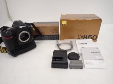 【良品】Nikon ニコン D850 ボディ デジタル一眼レフカメラ 元箱/説明書/マルチパワーバッテリーパック付 ∽ 74029-1