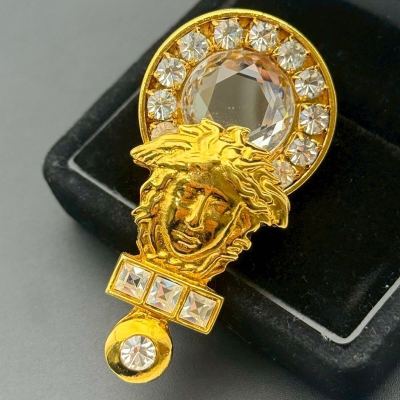 【超希少・未使用保管品】Gianni Versace ジャンニ ヴェルサーチ ブローチ ピン メデューサ ゴールド ラインストーン クリスタル 大ぶり