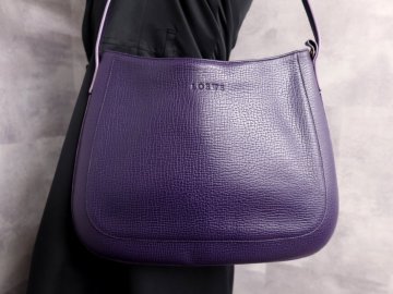 ●超美品●LOEWE ロエベ●ロゴ型押し●カーフ レザー 本革●ショルダー バッグ●パープル●ゴールド金具●肩掛け●収納 かばん●Js62160