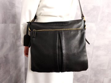 ●超美品●PRADA プラダ●メンズ●カーフ レザー 本革●ショルダー バッグ●黒 ダークブラウン●ゴールド金具●斜め掛け●B5 収納●Js62775