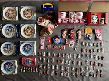 不二家　ペコちゃん　グッズ　ノベルティ　ポコちゃん　記念品　キーホルダー　FUJIYA フィギュア　102点